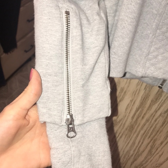 Lululemon scuba zip-up - Picture 8 of 8